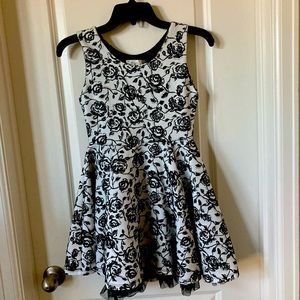 Knitworks Girl black and white dress